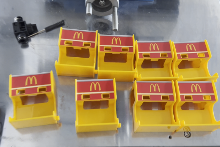 自動(dòng)玩具貼標(biāo)機(jī)的“萬能”應(yīng)用圖鑒