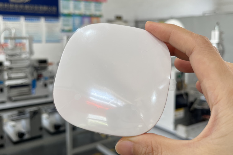 終結(jié)貼膜煩惱：這款設(shè)備如何重塑消費(fèi)電子開箱體驗(yàn)？