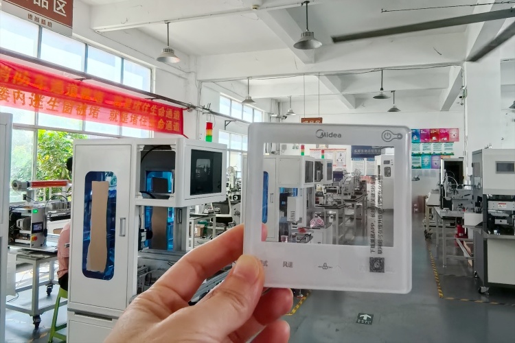 給你大廠氣質(zhì)：空調(diào)面板貼膜視覺貼膜機(jī)廠家-德尚精機(jī)
